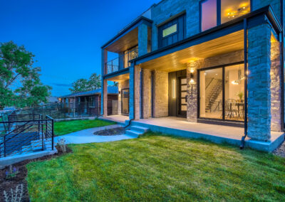 view of the front lawn of a house